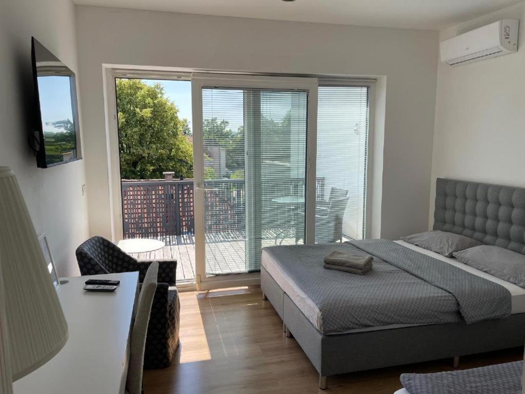 Gostinjska kuća R41 - Tivoli Groundfloor Ljubljana